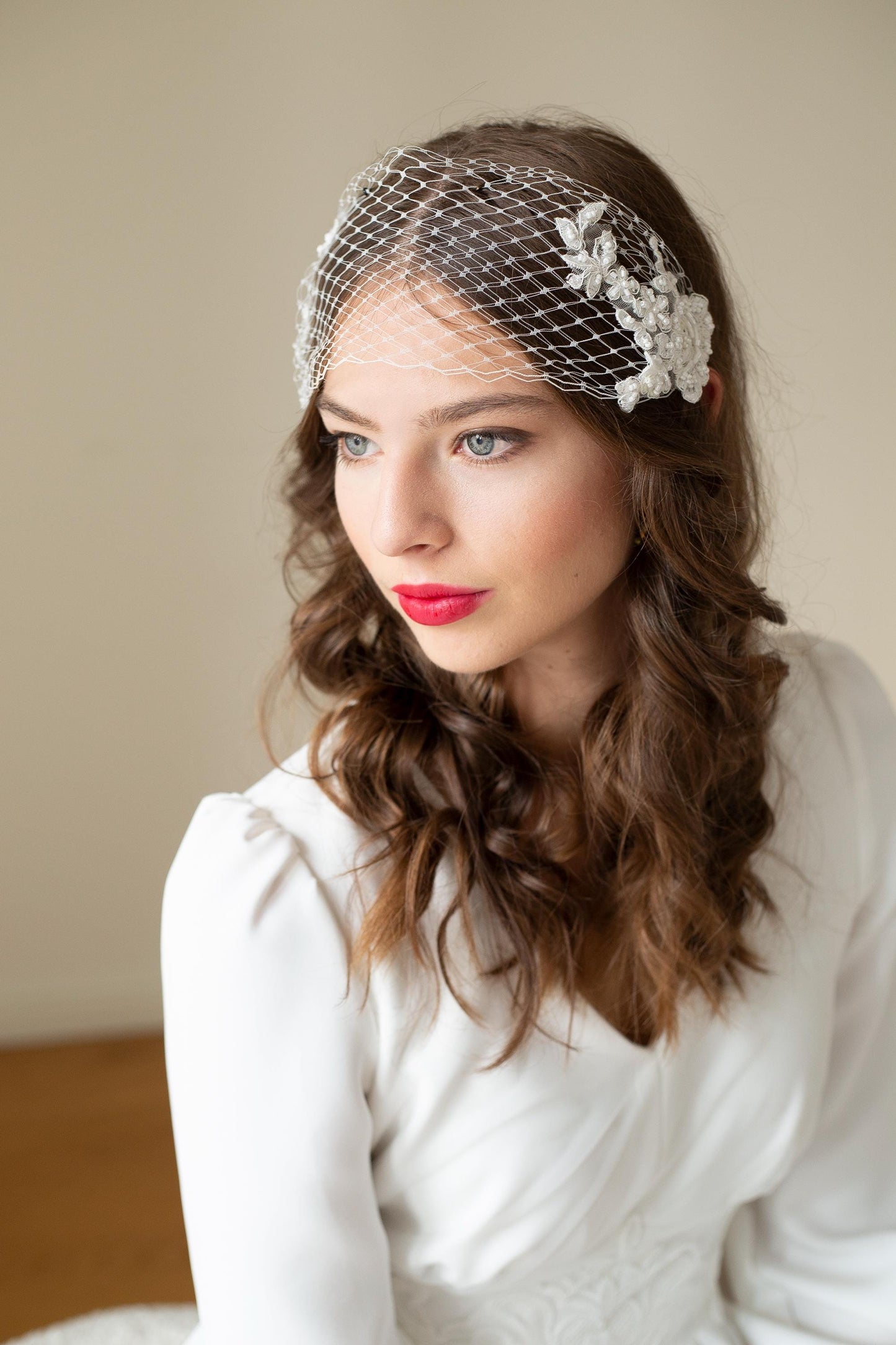 Wedding bandeau veil made of lace, face netting with pearl-embellished lace, ivory floral lace net headband for the bride