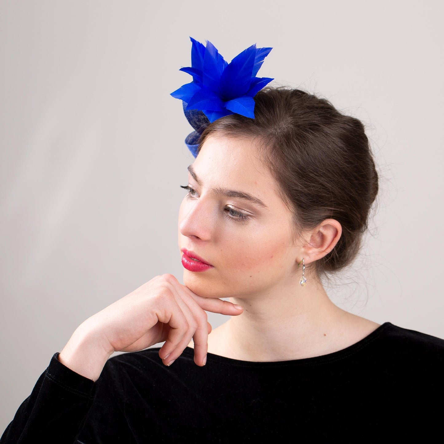 Bright Blue Feather Fascinator Elegant Party Headpiece Womens Fascinator for Occasion