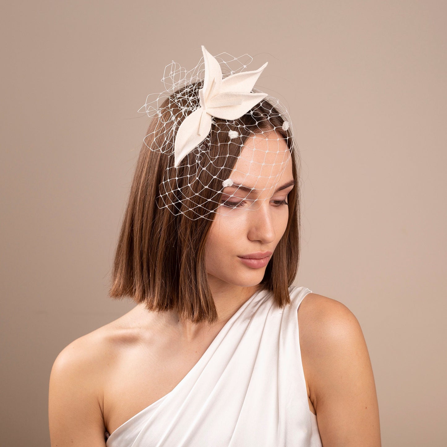 Ivory Wedding Leaf Fascinator Felt Flower Bridal Headpiece with Netting Birdcage Veil
