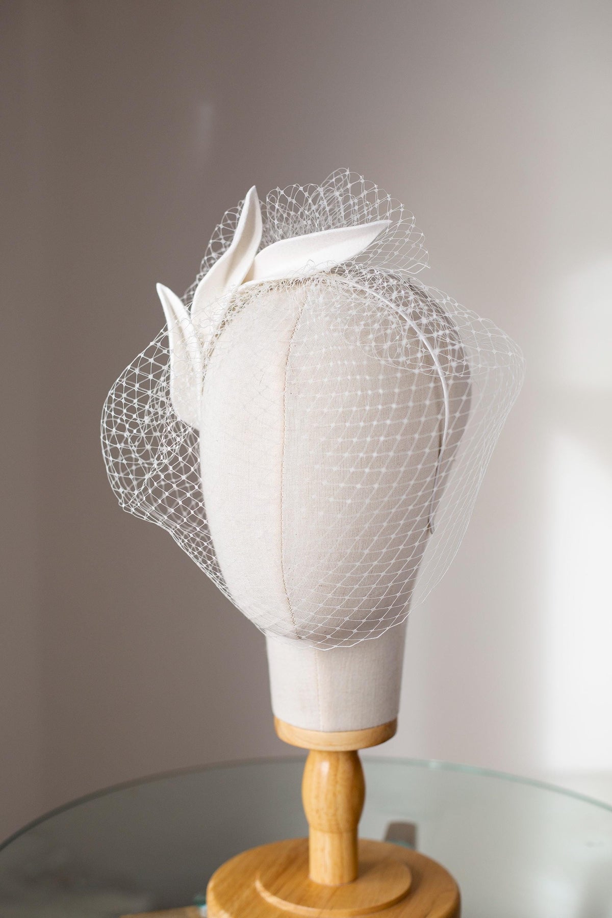 Bridal Veiled Headband with Felt Petals – Birdcage Veil Headpiece, Ivory or White Wedding Hair Accessory, Modern Bride Fascinator