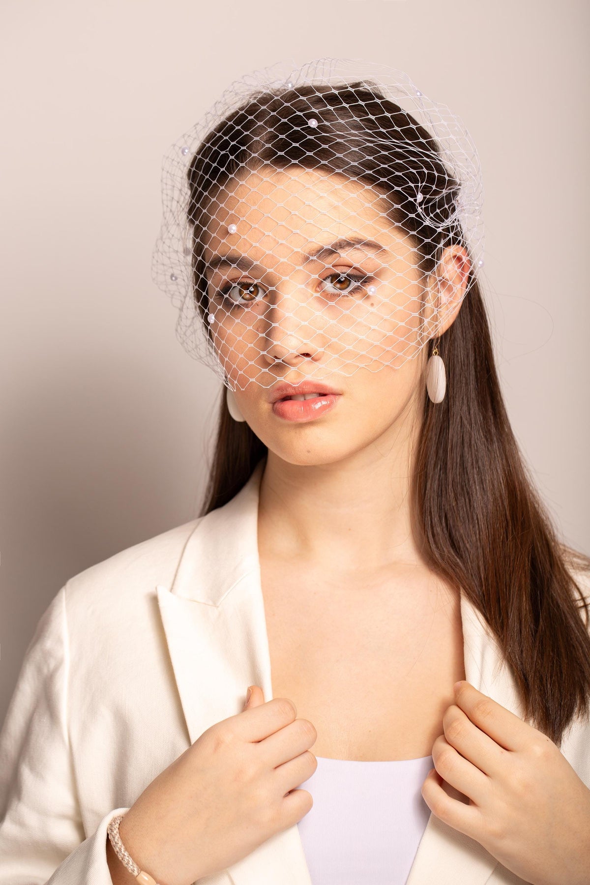 Scattered Pearls Netting Veil, Wedding Net Birdcage with Pearls for City Hall Wedding