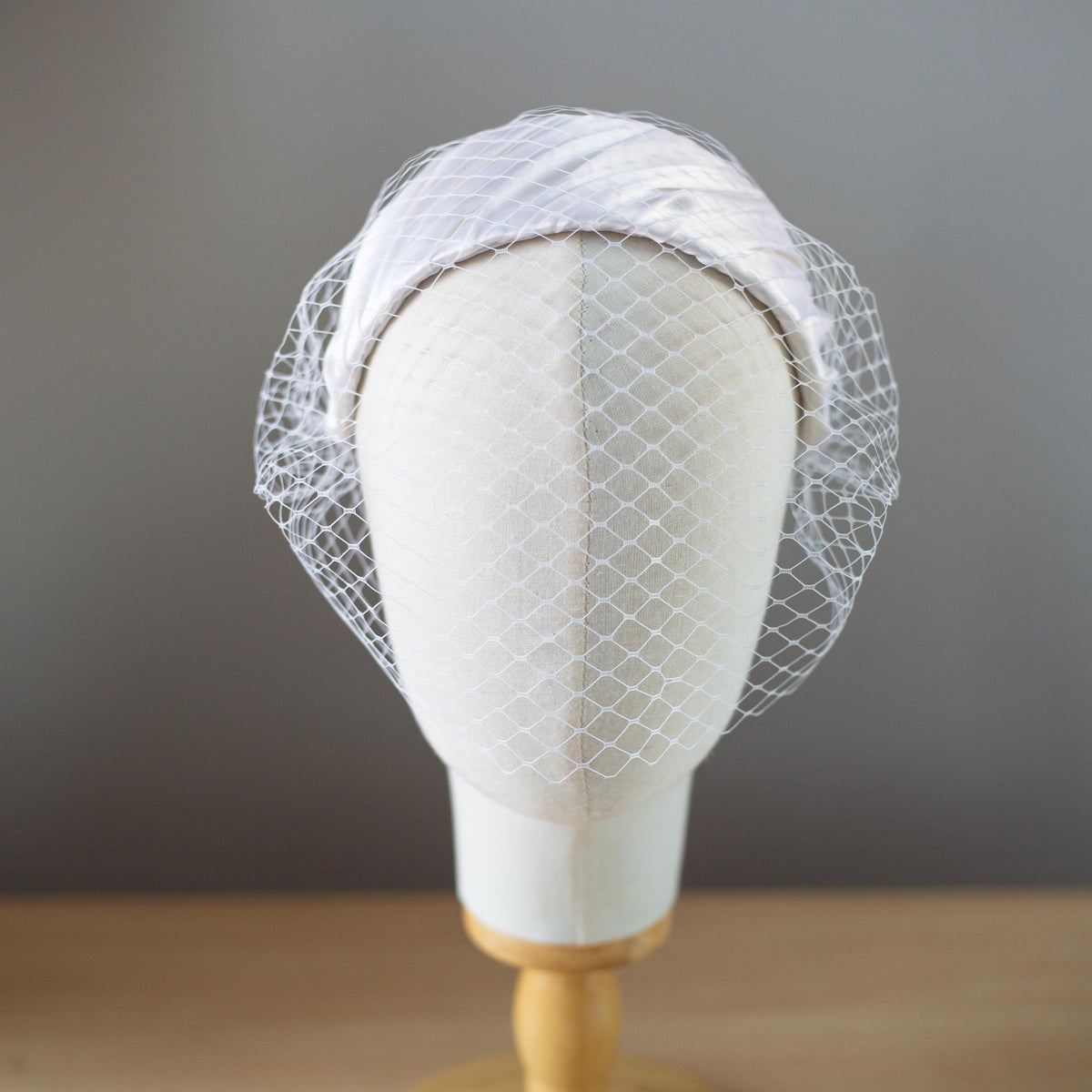 White Silk Satin Bridal Headband with Removable Vintage Veil, Elegant Wedding Headpiece, Wide Bridal Headband, Old Hollywood Inspired