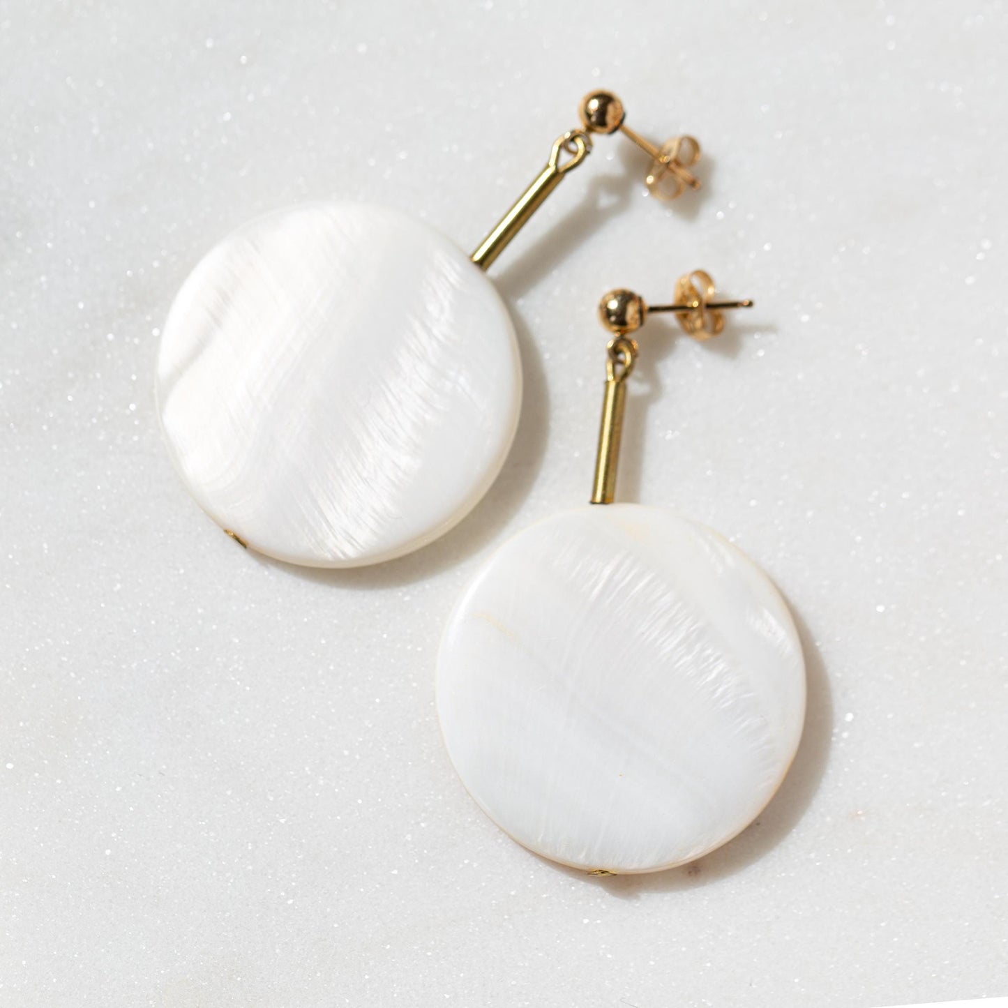 Ručně broušené perleťové náušnice: Zlato 14k