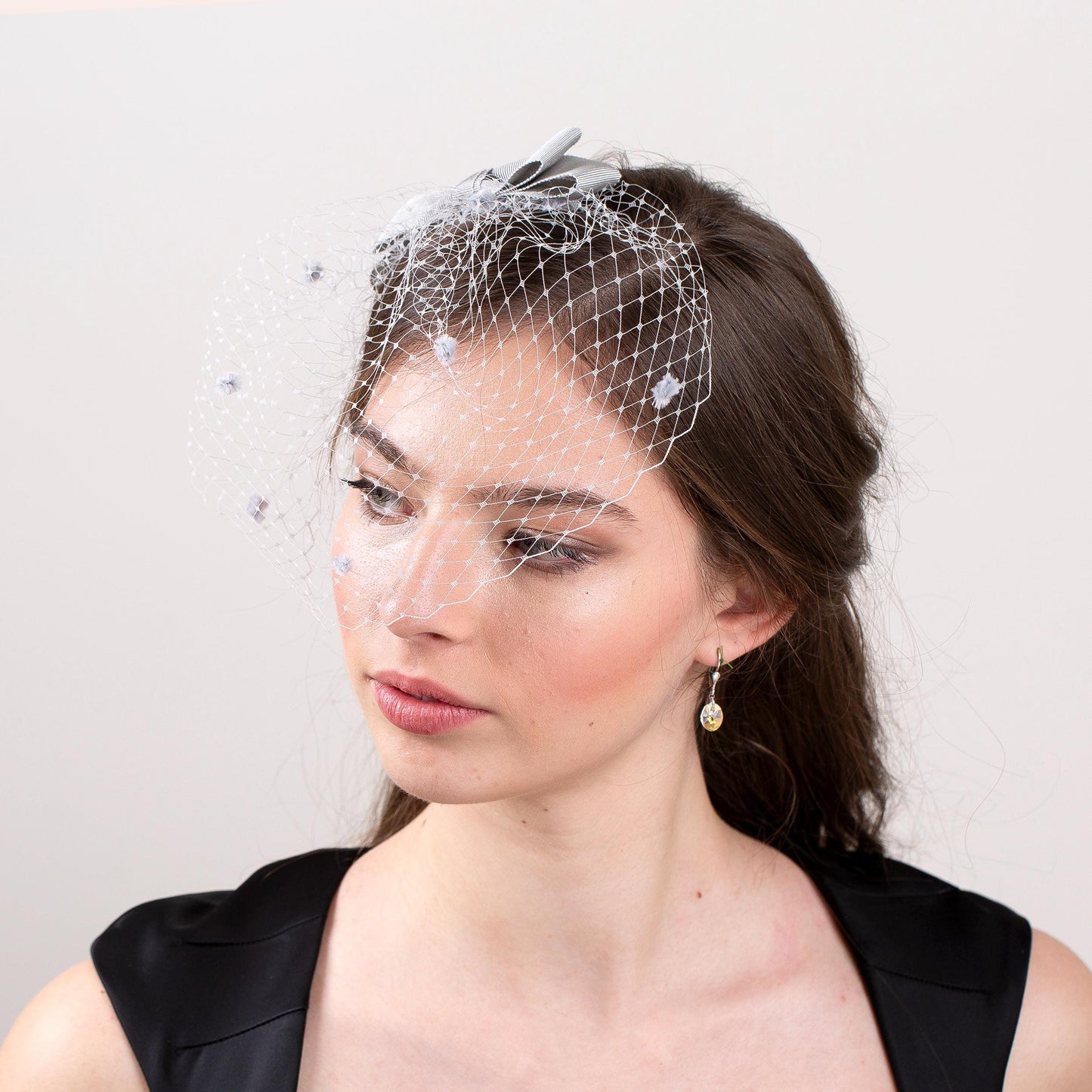 Light Grey Bow Birdcage Veil: Dotted Wedding Headpiece