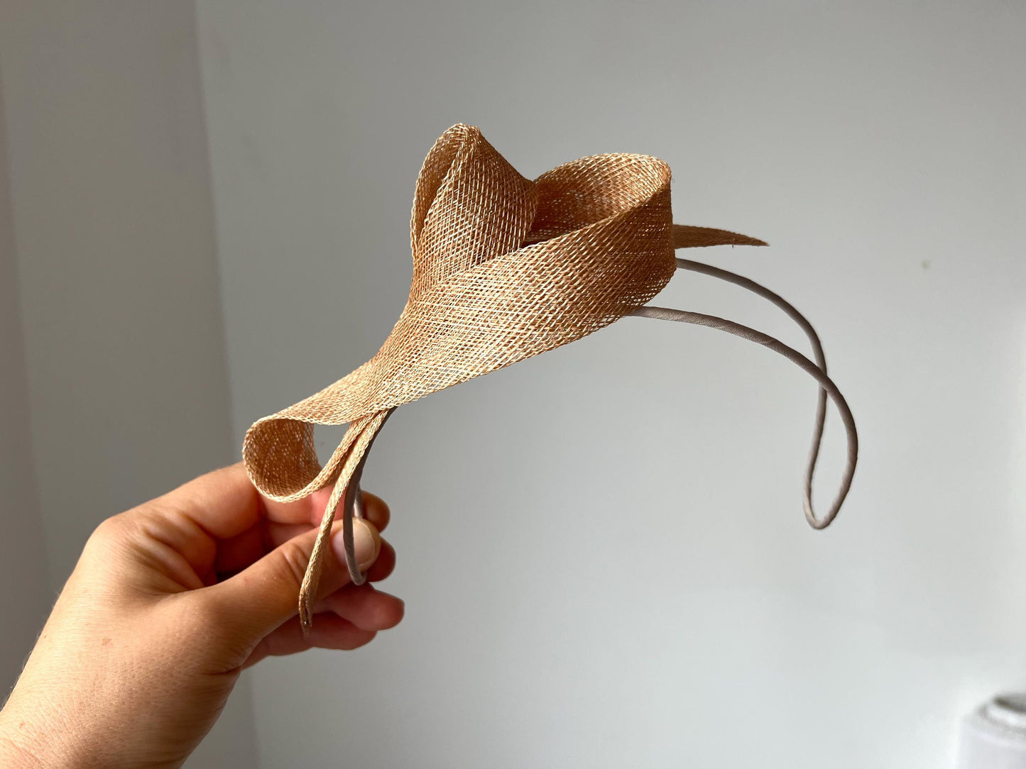 Golden Fascinator for Special Occasions – Modern Hat Design for Women, Minimalist Style on Double Headband