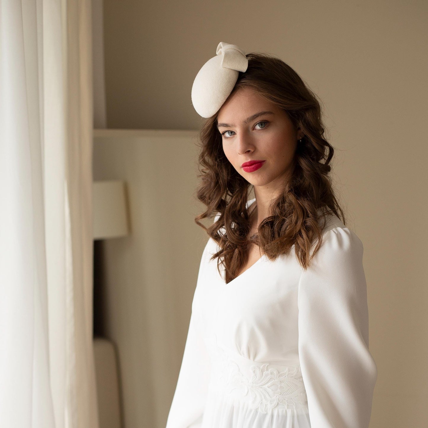 Ivory Fur Felt Pillbox Hat: Modern Bow Wedding Headpiece