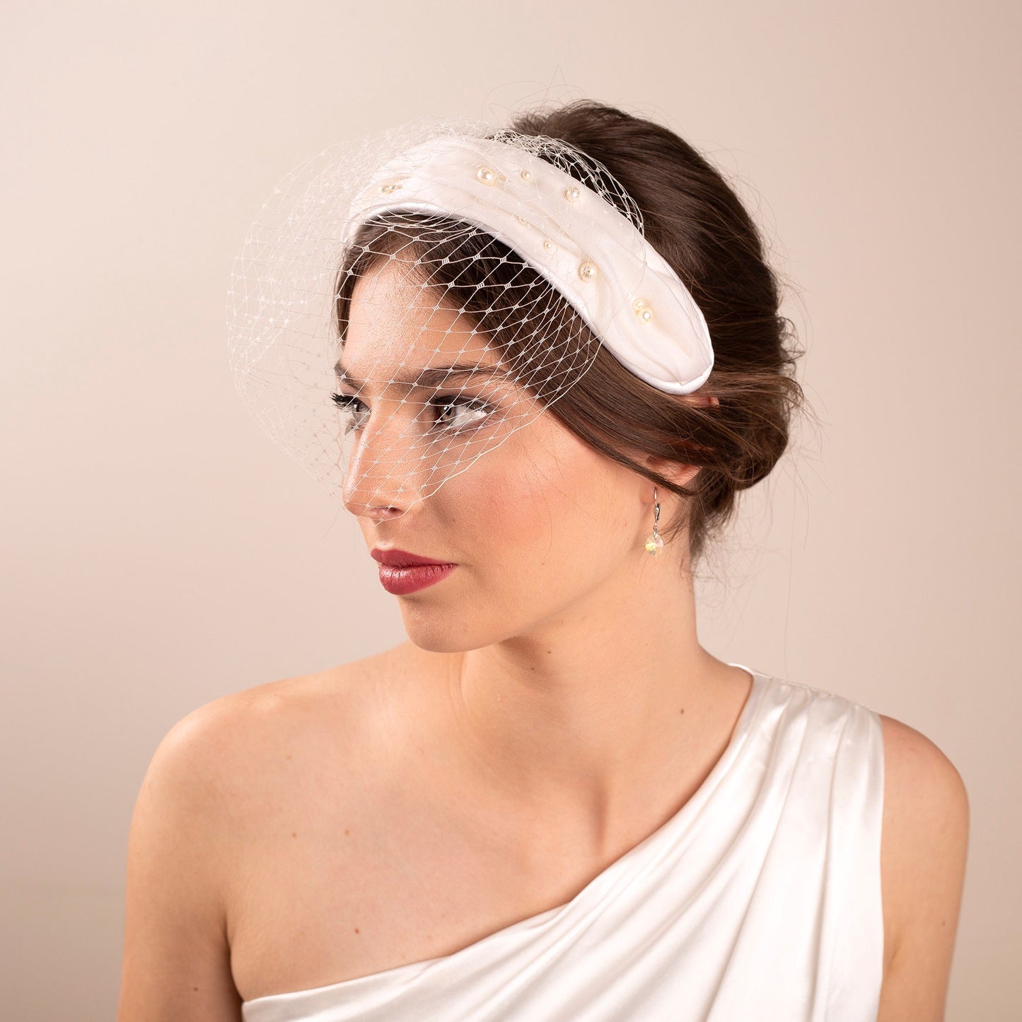 Hollywood Glam Style Wedding Headband: Ruffled Silk Headpiece with removable Veil with Swarovski Pearls for a 1950s bride