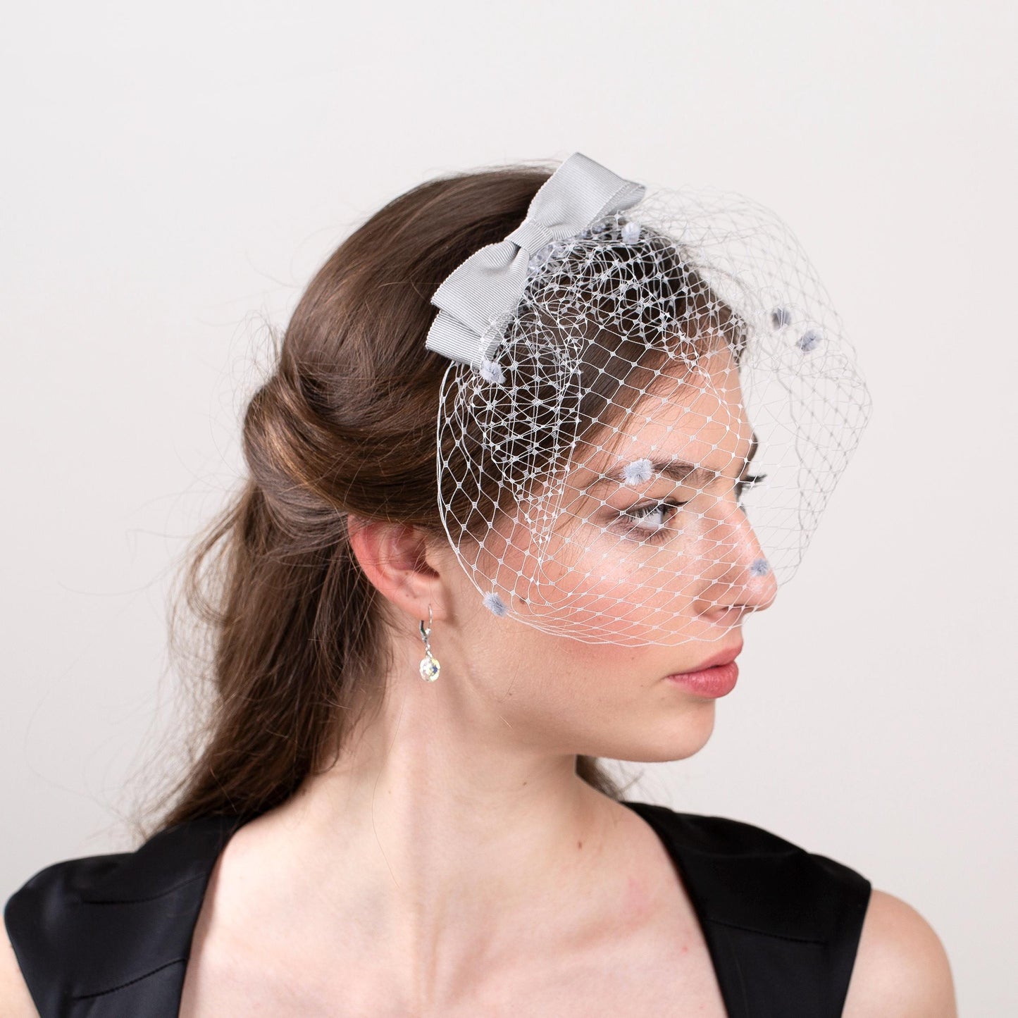 Light Grey Bow Birdcage Veil: Dotted Wedding Headpiece
