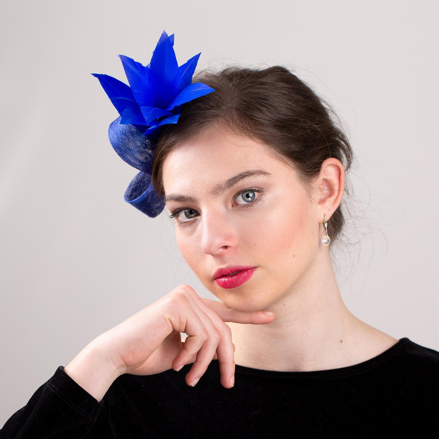 Bright Blue Feather Fascinator Elegant Party Headpiece Womens Fascinator for Occasion