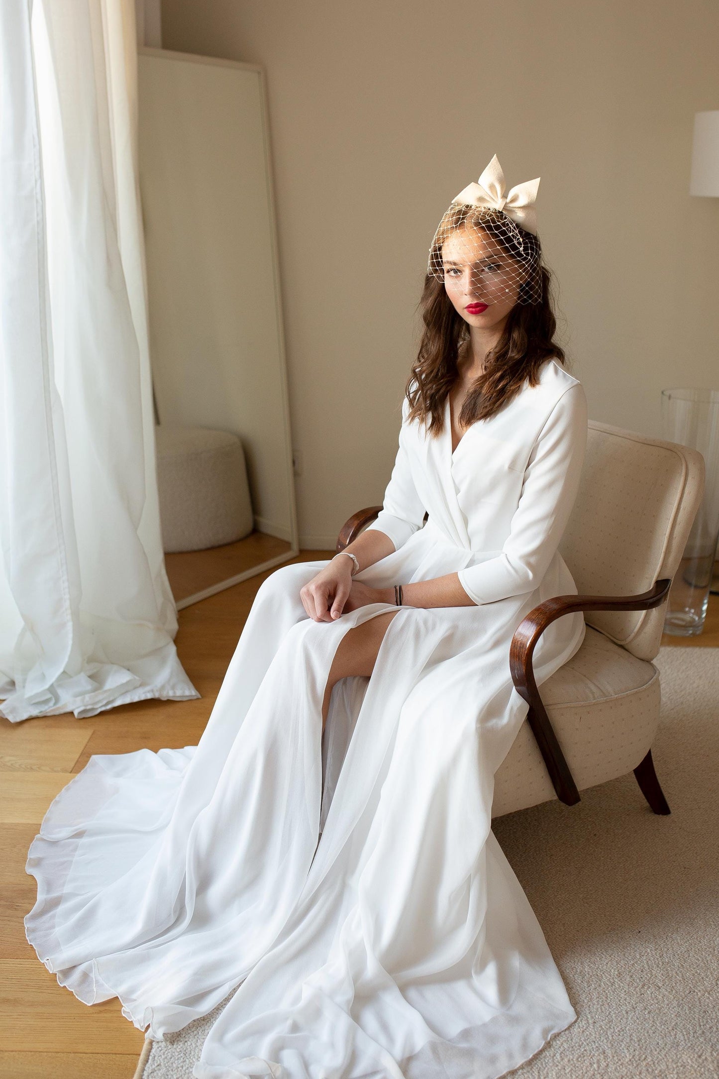 Oversized Bow Pearl Birdcage Veil: Bridal Headpiece for City Hall Wedding