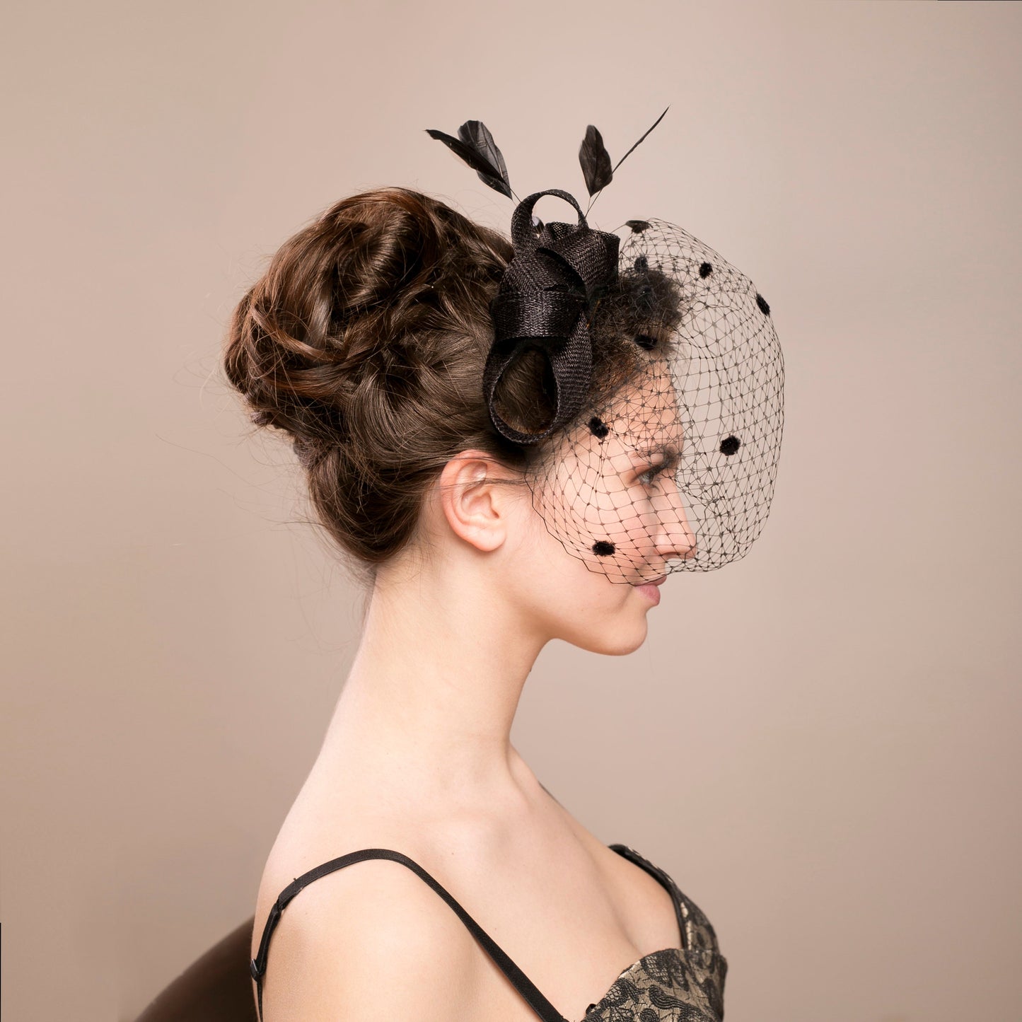 Black Feathered Fascinator with Birdcage Veil: Women's Elegant Headpiece