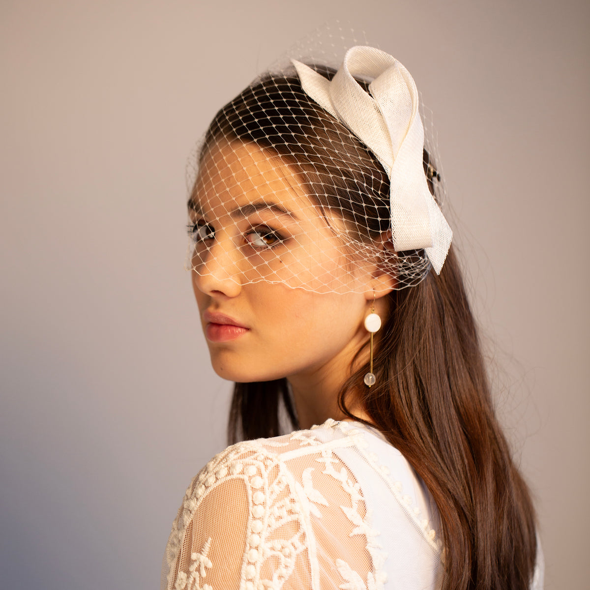 Bridal Bow Fascinator with Bandeau Veil, Wedding Headpiece on Clip, Birdcage Veil for Bride, City Hall Wedding Accessory, Courthouse Bride