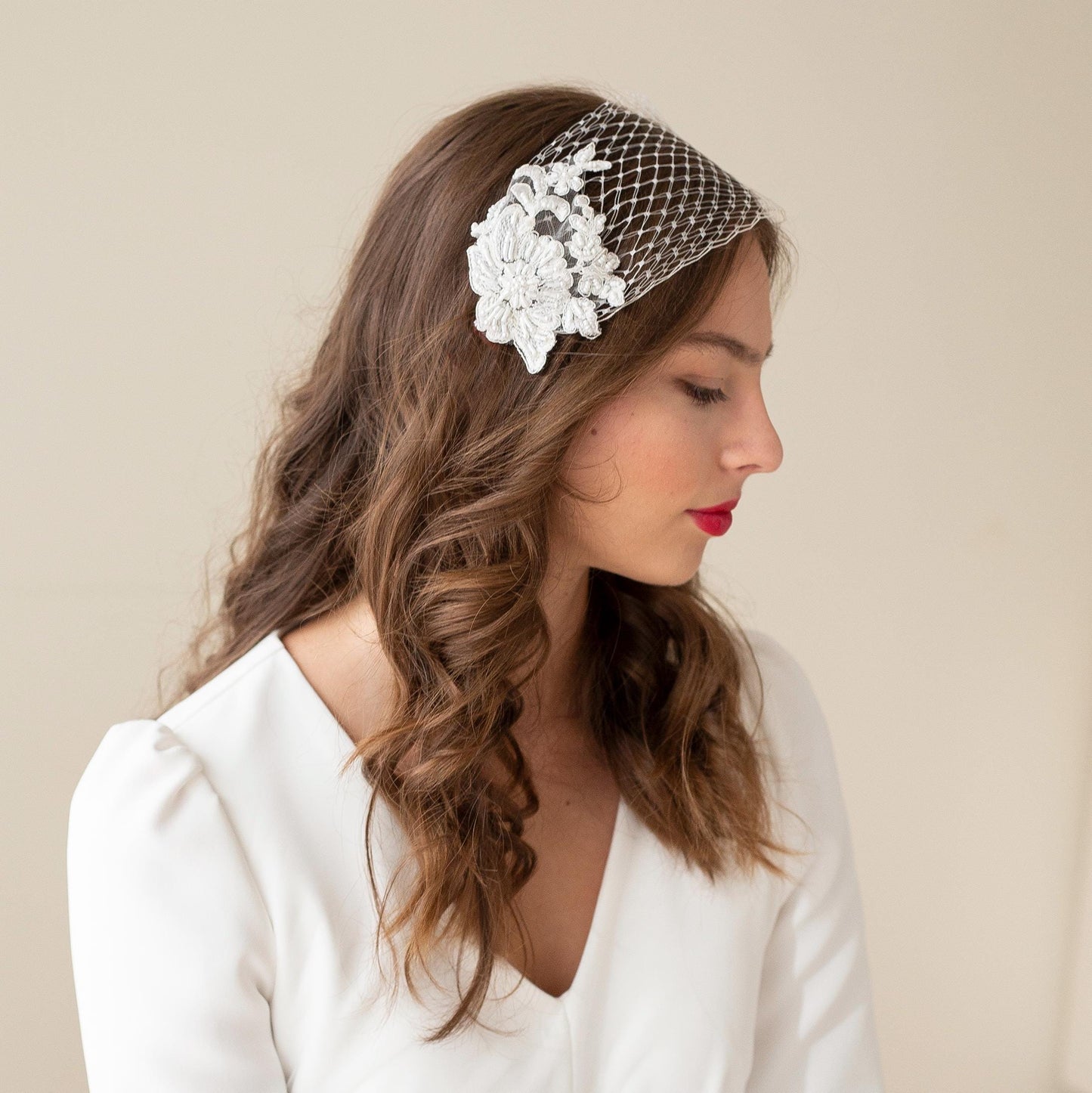 Wedding bandeau veil made of lace, face netting with pearl-embellished lace, ivory floral lace net headband for the bride