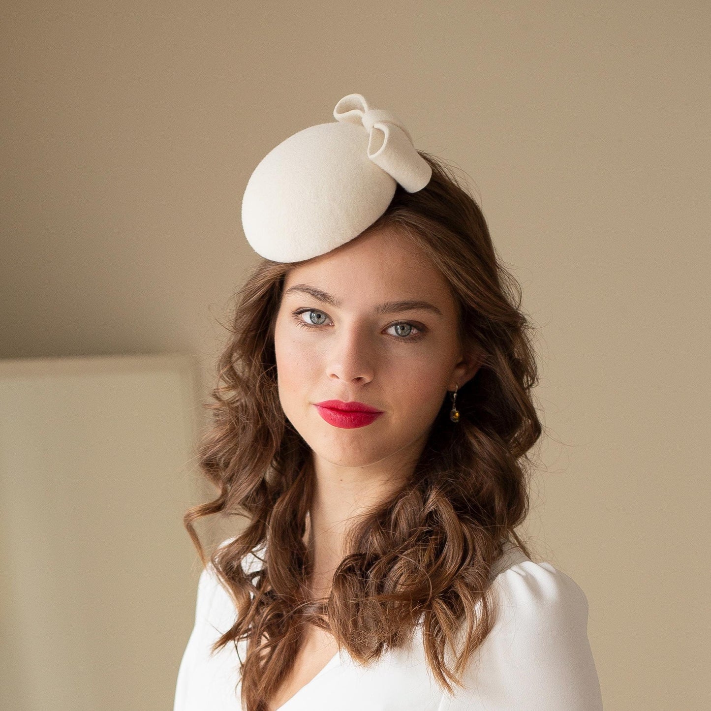 Ivory Fur Felt Pillbox Hat: Modern Bow Wedding Headpiece