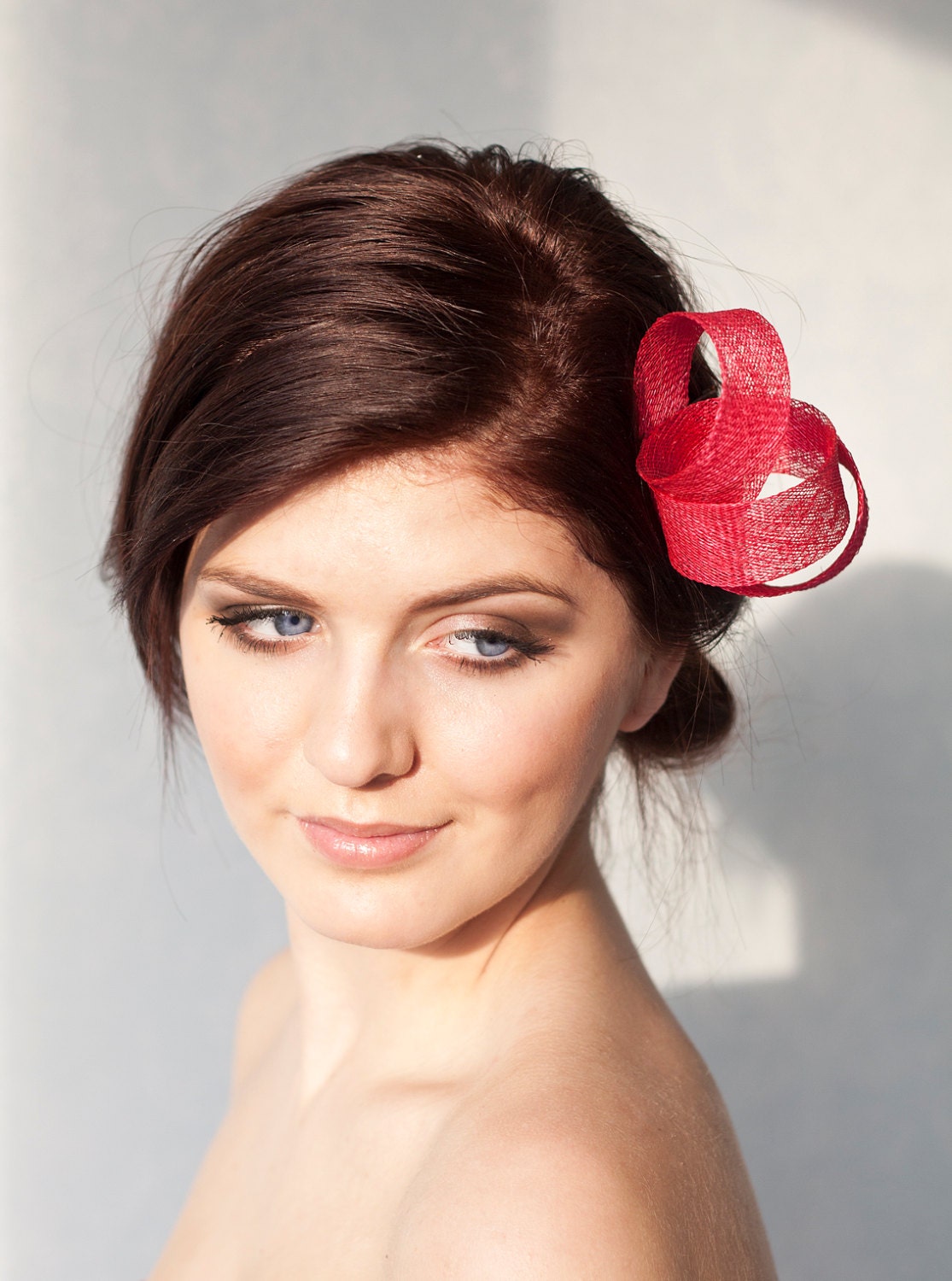 Poppy Red Fascinator: Modern Swirl Headpiece with Clip