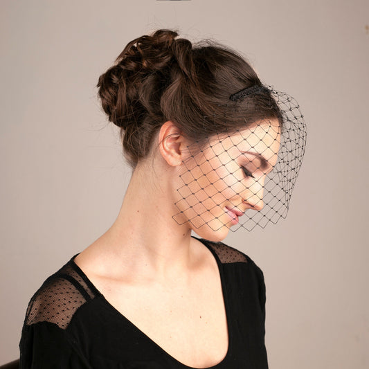 Black Birdcage Veil: Trendy Party Hair Accessory