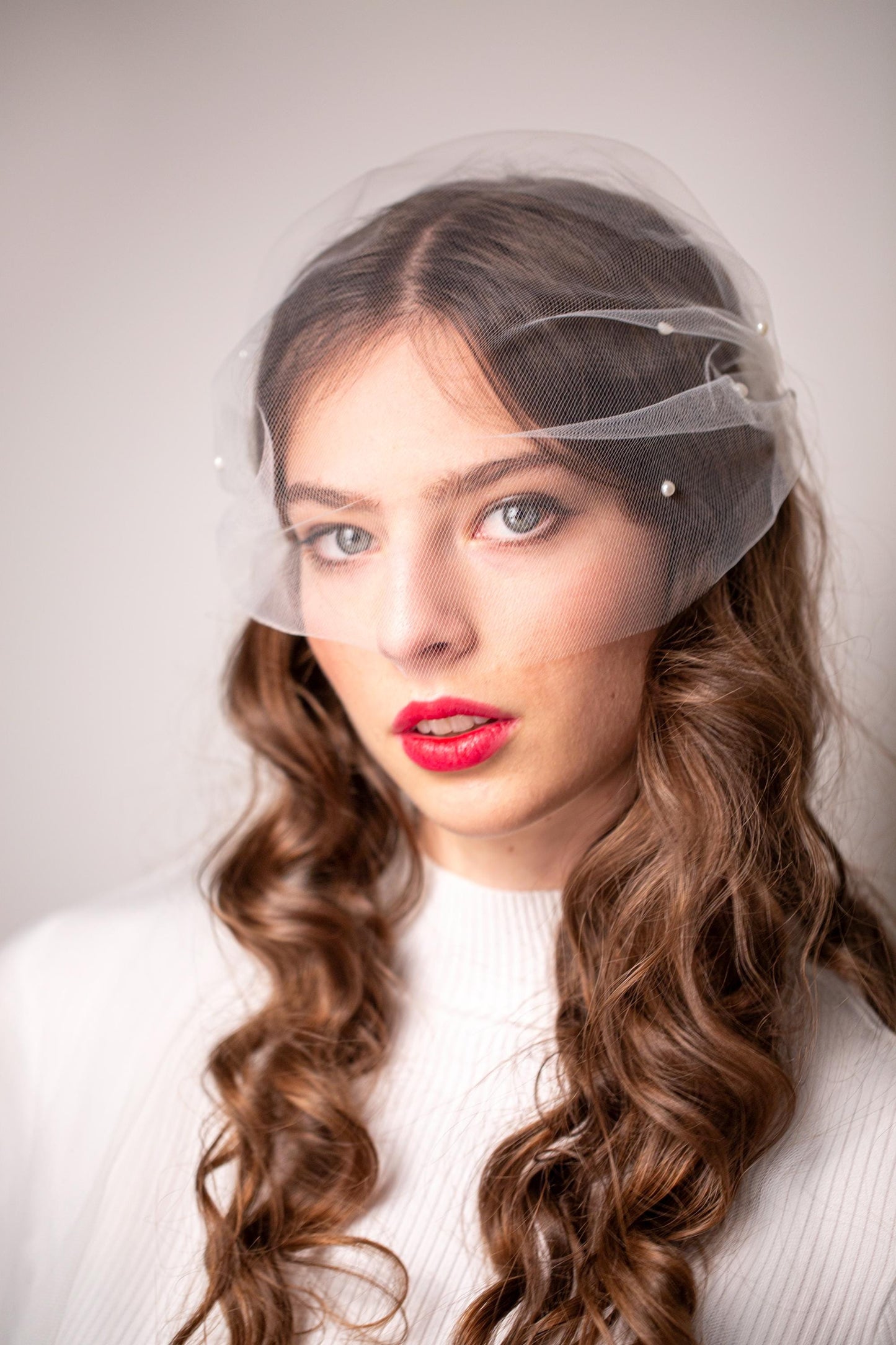 Tüllschleier mit verstreuten Perlen, Tüll Hochzeitsschleier, Perlenschleier, kurzer Brautschleier mit Perlenbesatz, Hochzeitsschleier mit Perlen, Rathaus Vogelkäfig Schleier