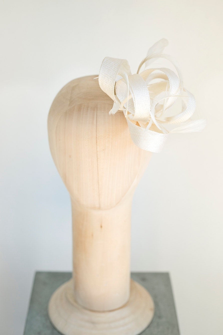 Elegant Bridal Feather Fascinator – Handmade Millinery Wedding Headpiece for Bride