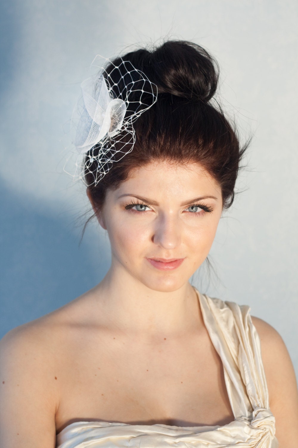 Bridal Pearl Fascinator, White Netting Headpiece, Wedding Hair Clip