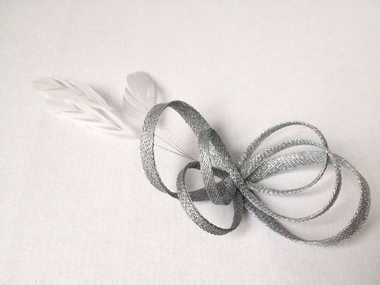 Women Feather Fascinator – Elegant Bridesmaid Headpiece, Wedding Hair Accessory, Silver Fascinator Hair Clip, Little Black Dress Accessory