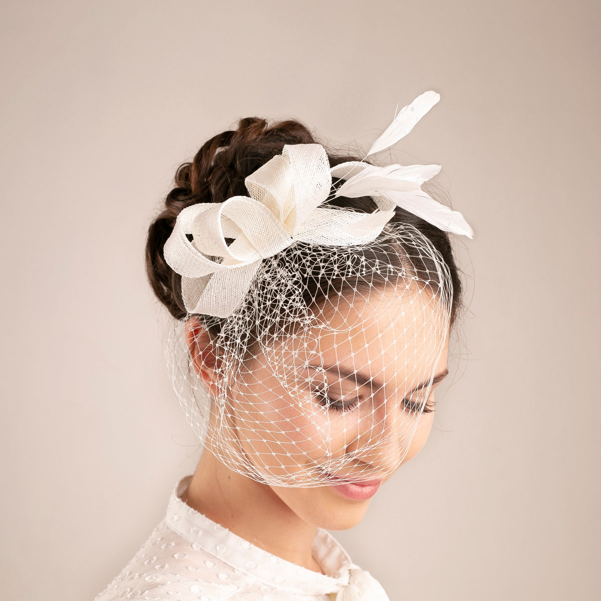Bridal Fascinator with Short Face Veil. Ivory Feather Headpiece with Birdcage Veil