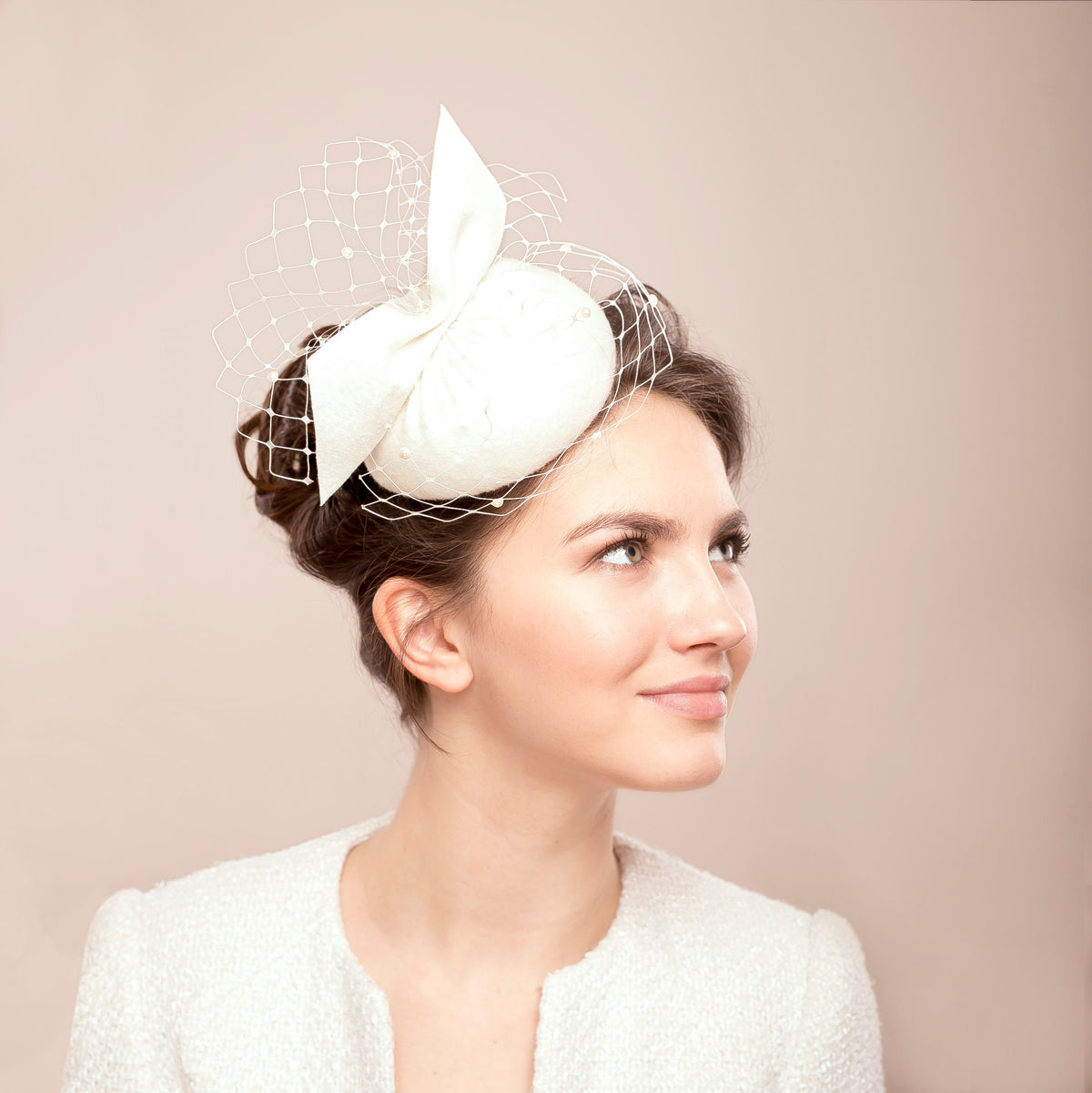 Ivory Felt Bridal Bow Pillbox Hat with Pearl-Embellished Birdcage Veil – Contemporary Wedding Headpiece
