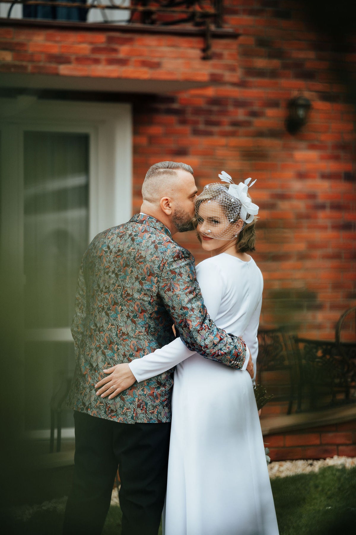 Bridal Bow Fascinator: Dotted Birdcage Veil, Feather Headpiece
