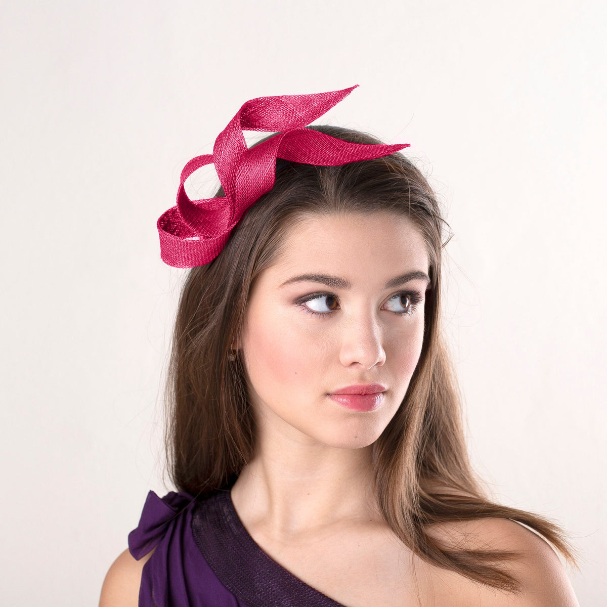 Elegant Swirl Fascinator: Modern Wedding Guest elegant Headpiece, comfortable headband