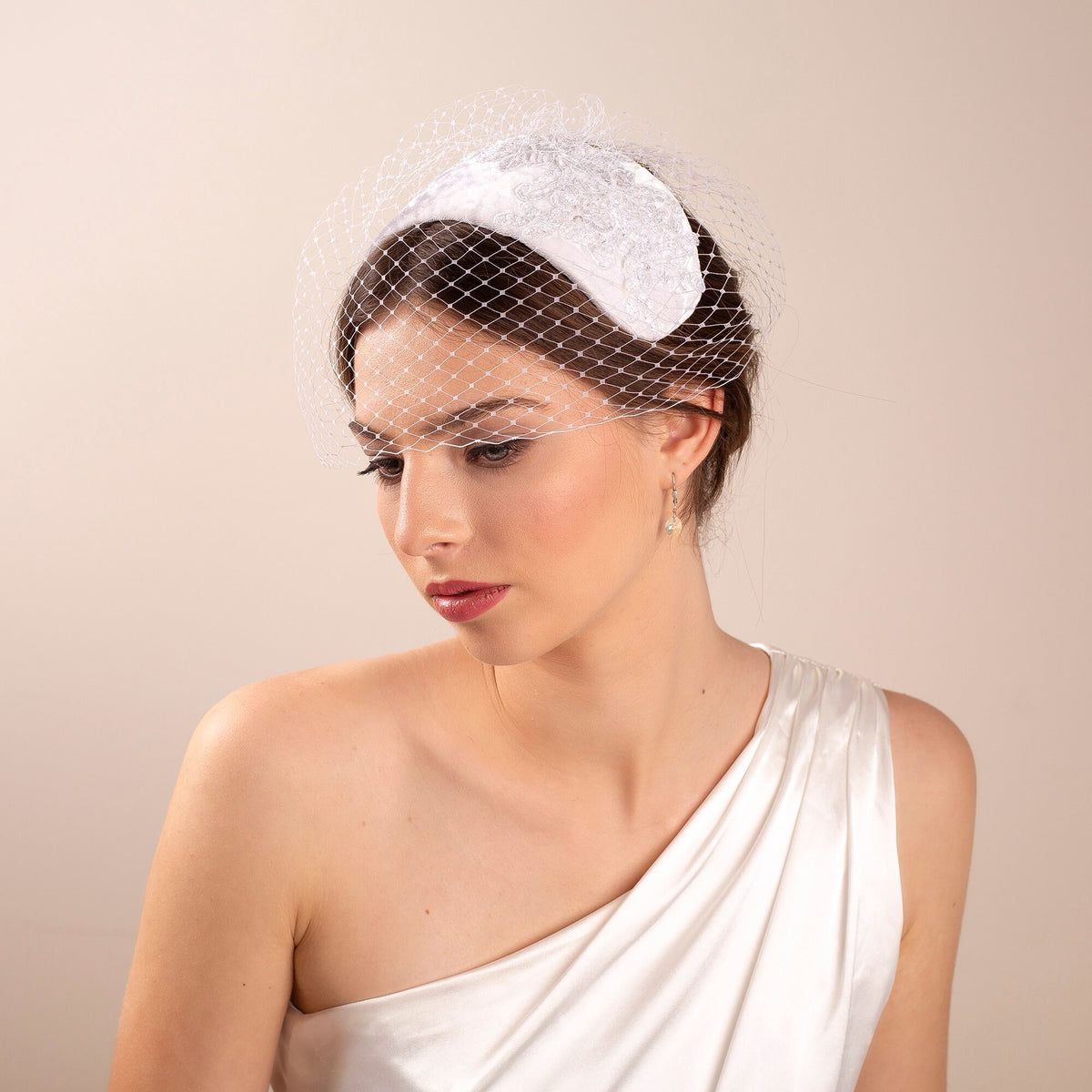 Wedding Fascinator Mini Hat – Silk Velvet Bridal Cap with Removable Birdcage Veil