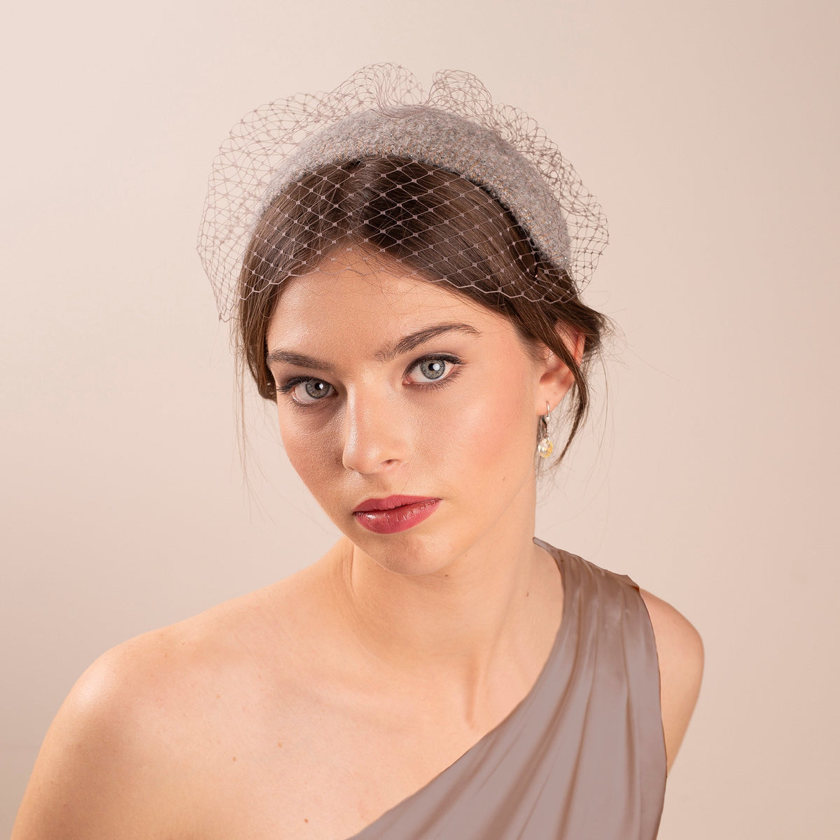 Wedding Caplet Headpiece with Woven Wool in Grey/Taupe, Veiled Taupe Tweed Hat, 1950s Half Hat Style headpiece with birdcage