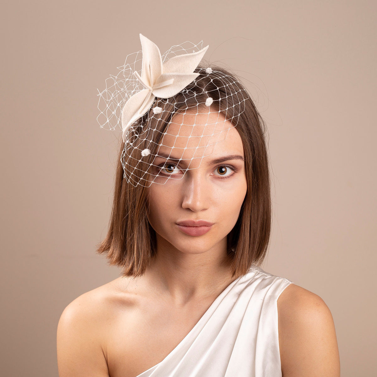 Ivory Birdcage Veil Bridal Headpiece, Minimalist Wedding Hair Accessory, City Hall Bride Headband, Short Veil Modern Bride