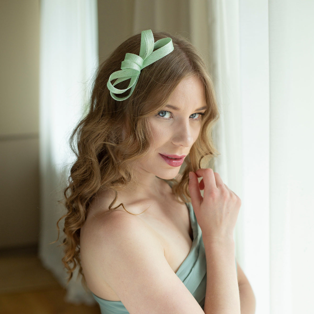 Mint Sinamay Fascinator Headband – Wedding Guest, Bridesmaid & Formal Occasion Hairpiece