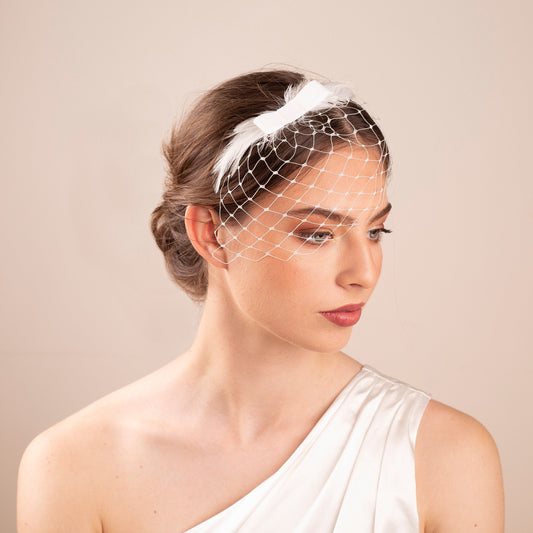 Bridal Birdcage Veil Fascinator, Hand-Cut Feather Wedding Headpiece with Mini Bow, Minimalist Civil Ceremony Accessory, Vintage Bridal Veil