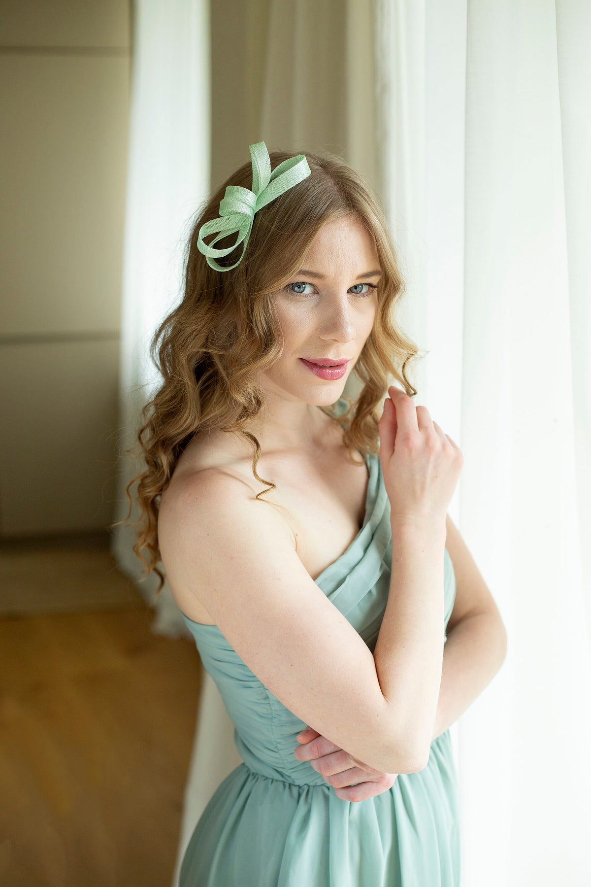 Mint Sinamay Fascinator Headband – Wedding Guest, Bridesmaid & Formal Occasion Hairpiece