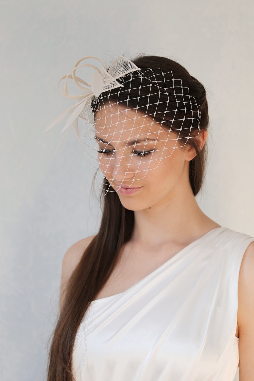 Bridal veil with feather fascinator, wedding feather headpiece, millinery bridal headpiece with detachable netting