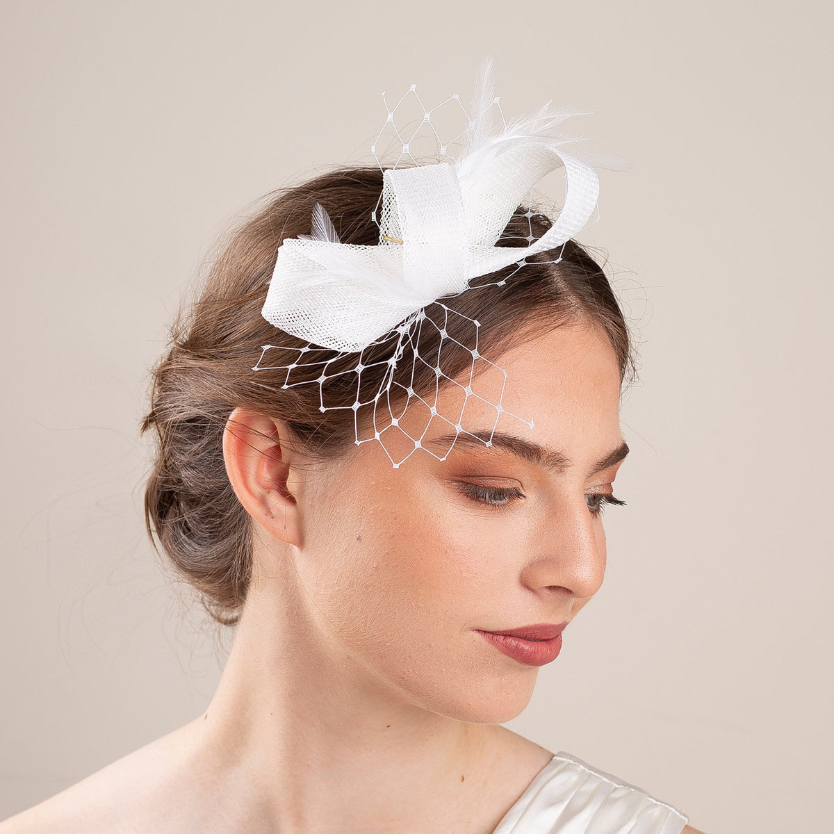 Minimal bridal fascinator with netting and feathers, white feather headpiece for civil wedding bride