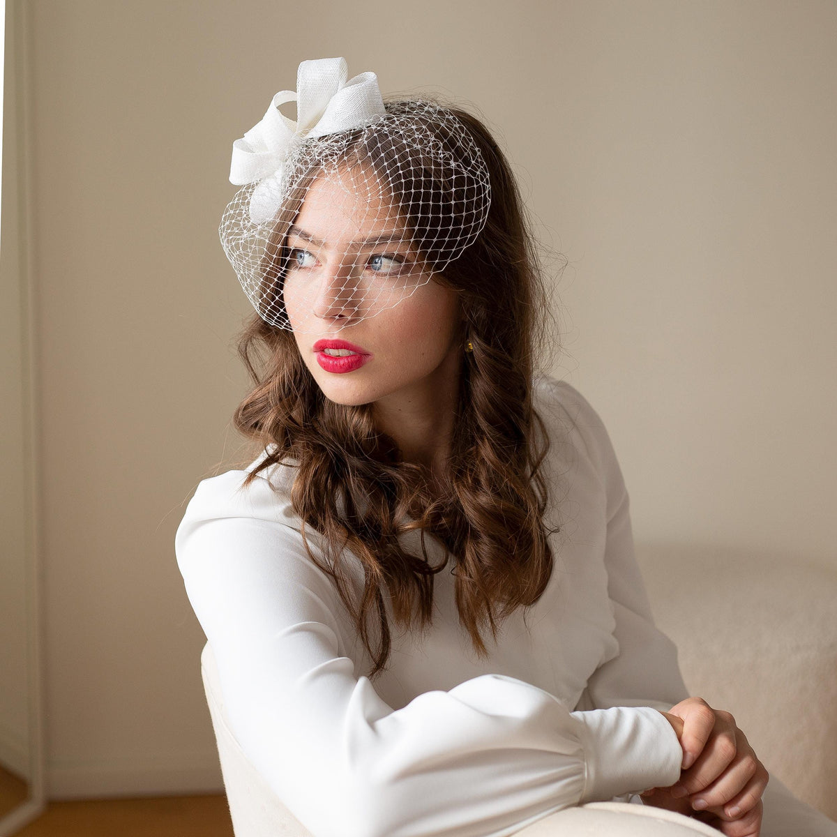Bridal Bow Fascinator with Removable Birdcage Veil – White Sinamay Wedding Headpiece