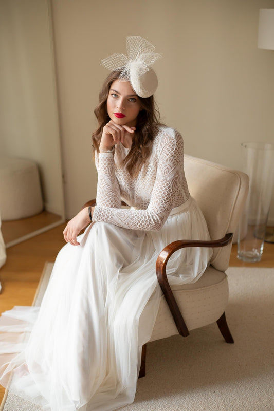 Ivory Bridal Pillbox Hat – Veiled Hat for Vintage-Inspired Bride, Wedding Headpiece with Oversized Netting Bow