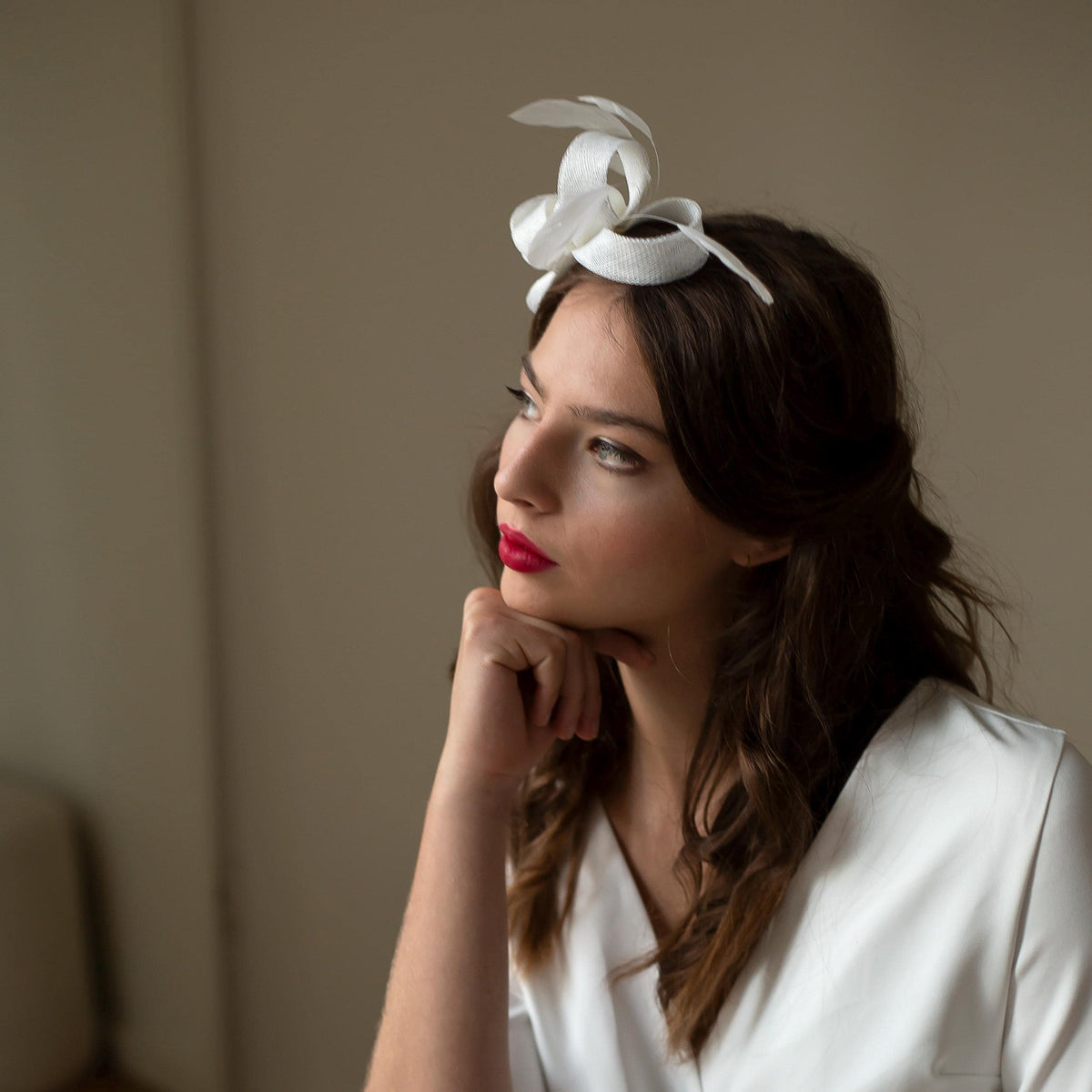 Modern Bridal Feather Fascinator Headpiece | Handmade Sinamay Wedding Hat Clip | Elegant Bride, Wedding Guest & Bridesmaid Hair Accessory