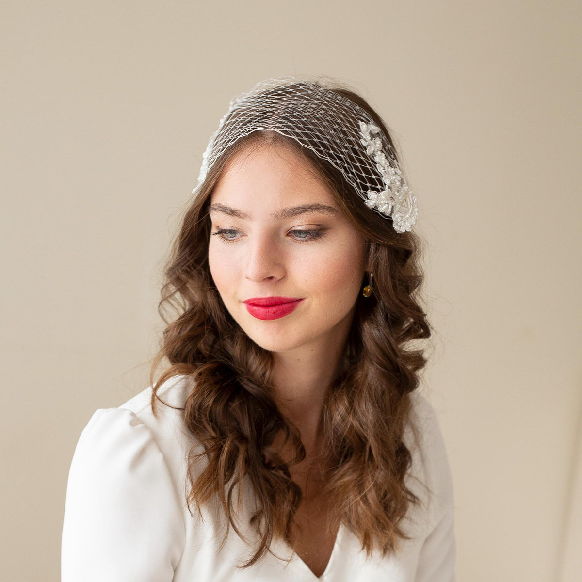 Wedding bandeau veil made of lace, face netting with pearl-embellished lace, ivory floral lace net headband for the bride