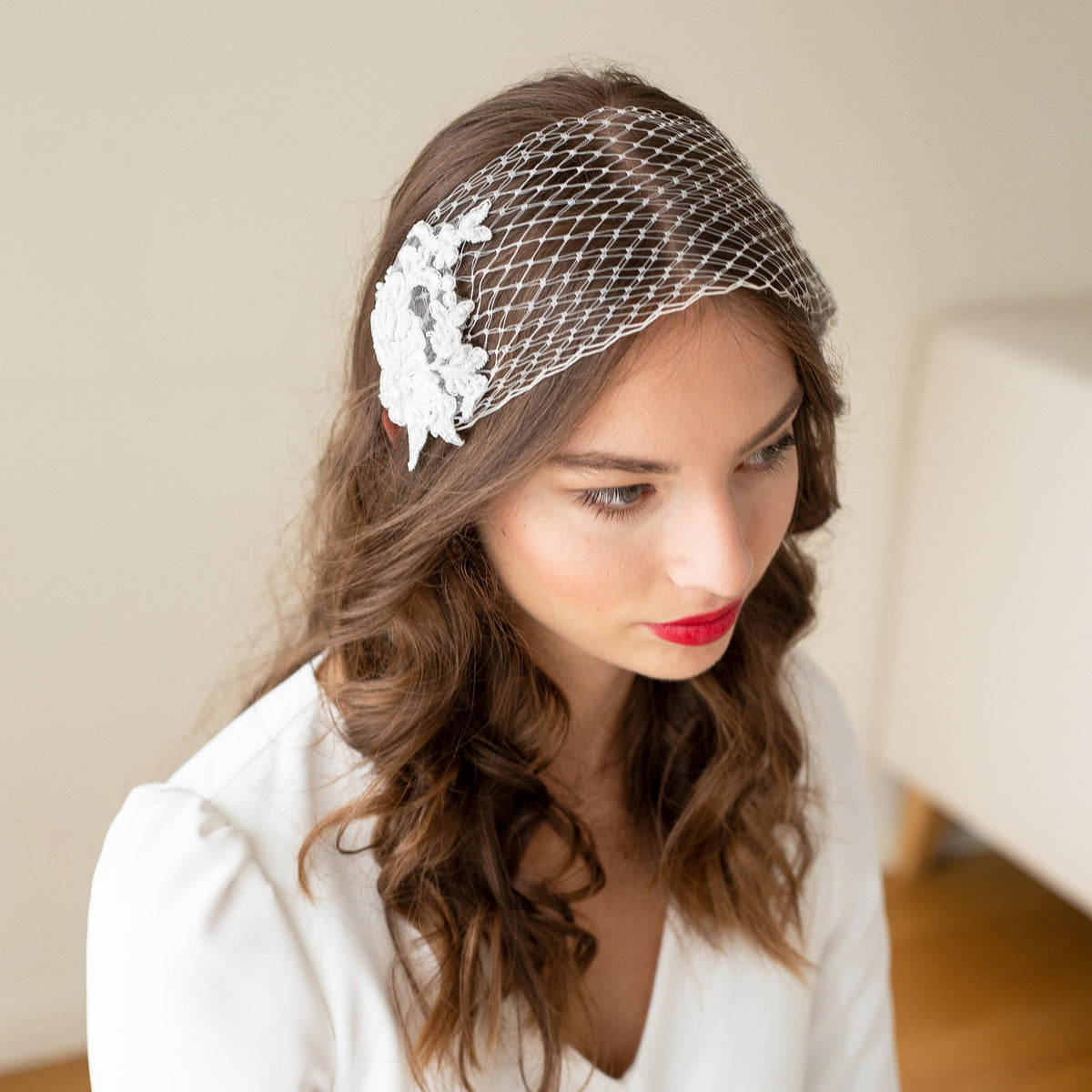 Wedding bandeau veil made of lace, face netting with pearl-embellished lace, ivory floral lace net headband for the bride