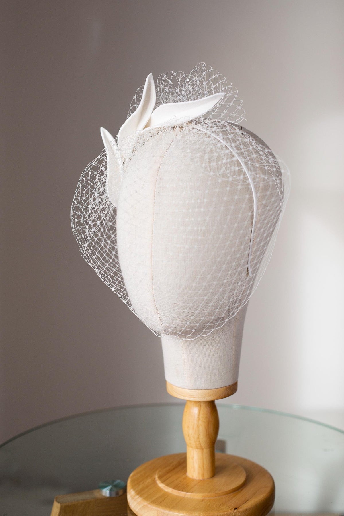 Bridal Veiled Headband with Felt Petals – Birdcage Veil Headpiece, Ivory or White Wedding Hair Accessory, Modern Bride Fascinator
