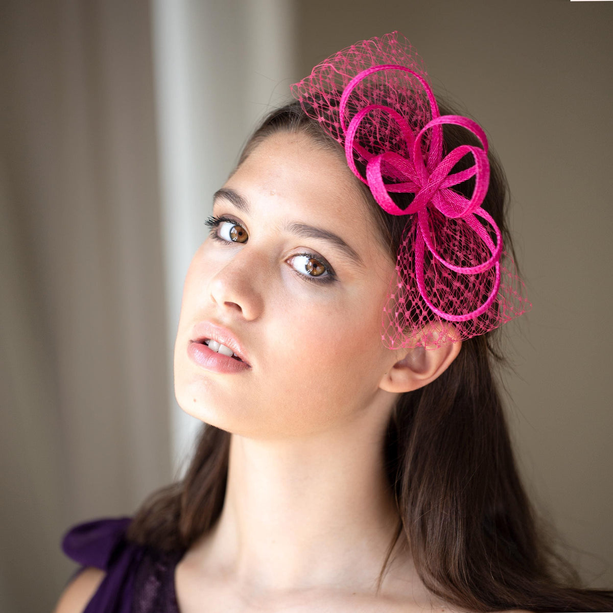 Pink Fascinator with Veil, Pink Women’s Hair Accessory – for Horse Races, Tea Parties, Bridal Showers, Elegant Wedding Guests