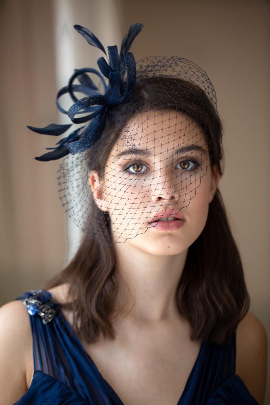 Navy Blue Fascinator with Feathers – Elegant Mother of the Bride or  Wedding Guest Headpiece on Clip, Formal Occasion Hair Accessory