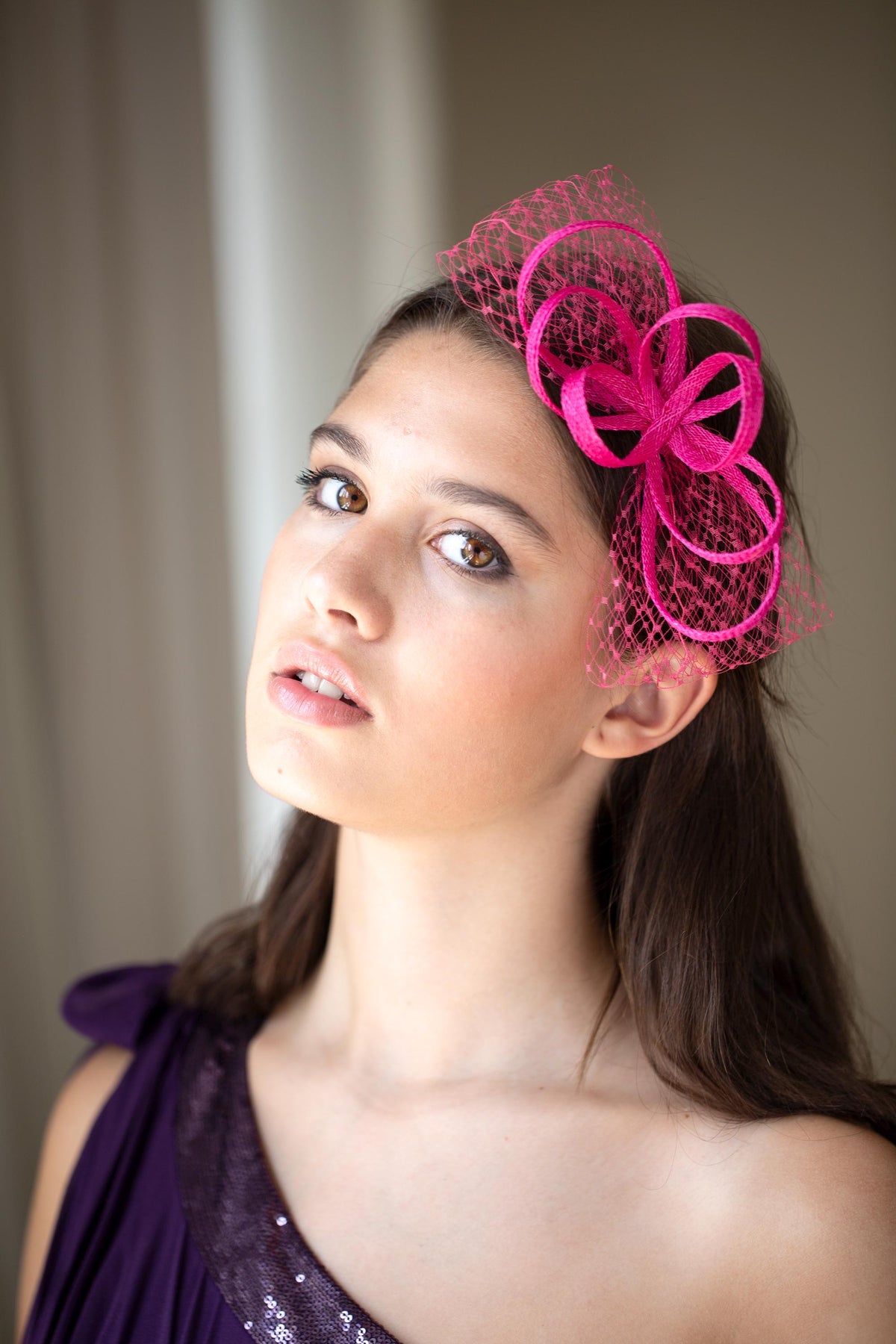 Pink Fascinator with Veil, Pink Women’s Hair Accessory – for Horse Races, Tea Parties, Bridal Showers, Elegant Wedding Guests