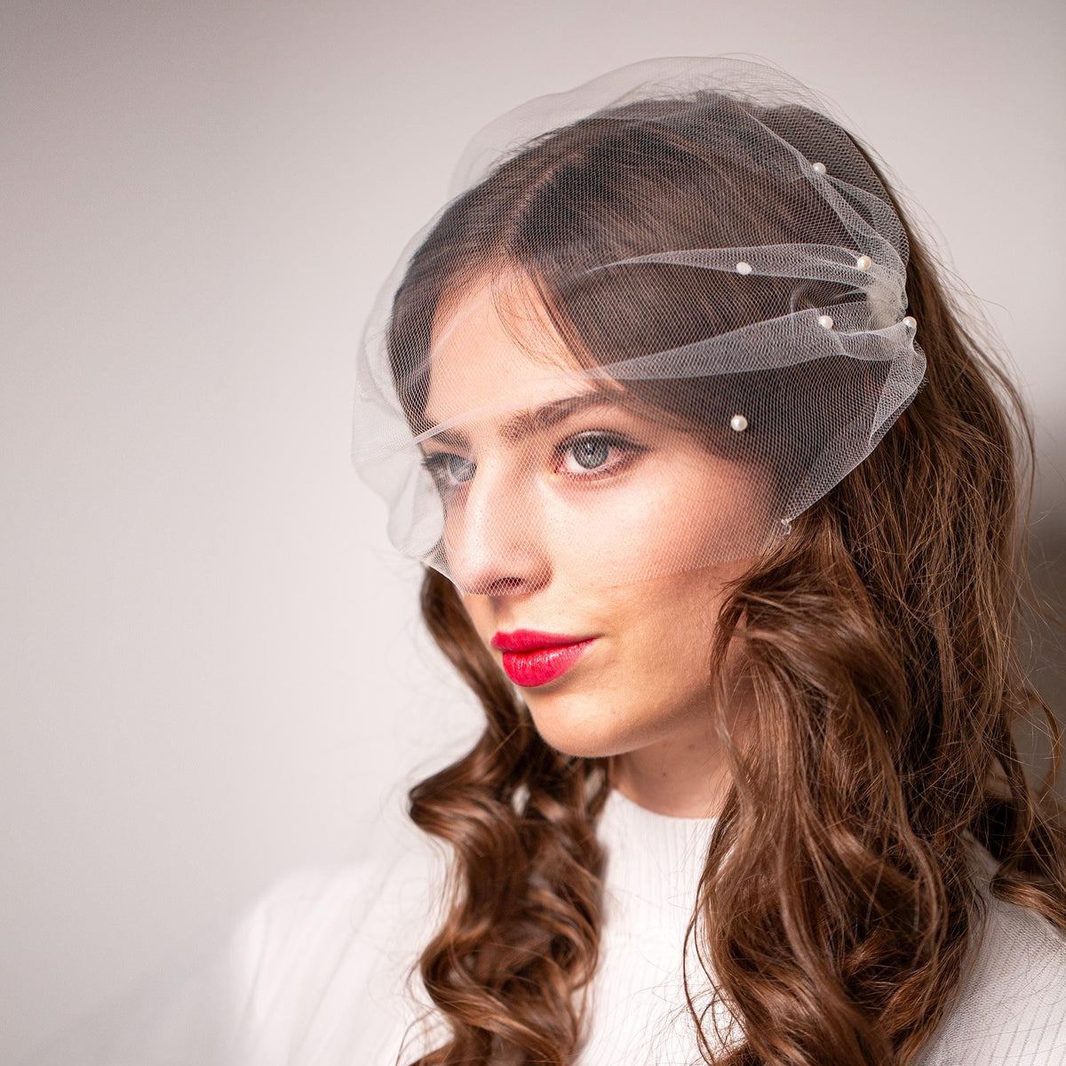 Scattered Pearl Tulle Veil Tulle Wedding Veil Pearl Veil Short Bridal Pearl-Adorned Veil, Wedding Pearl Veil City Hall Birdcage