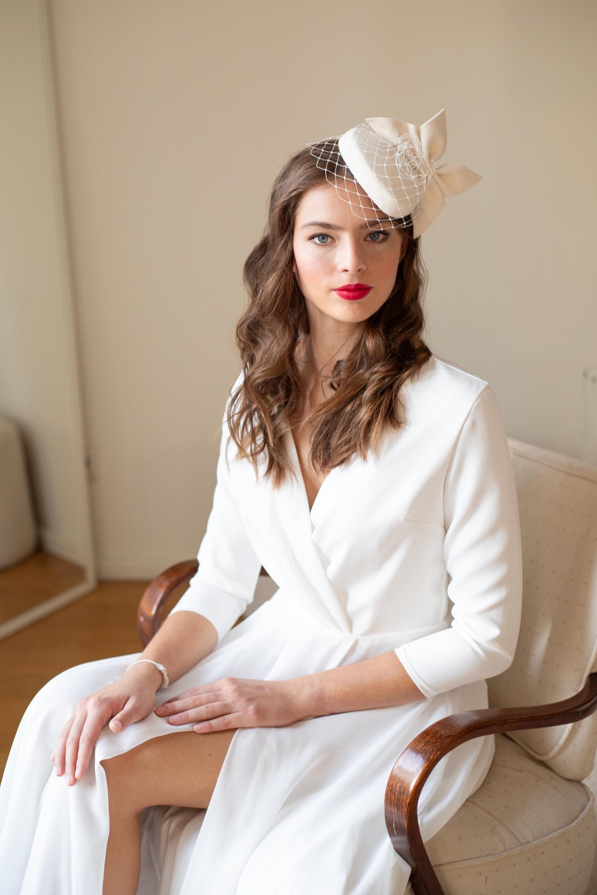 Ivory Wedding Pillbox Hat – Vintage Inspired Bridal Fascinator with Side Bow, Bridal Mini Hat