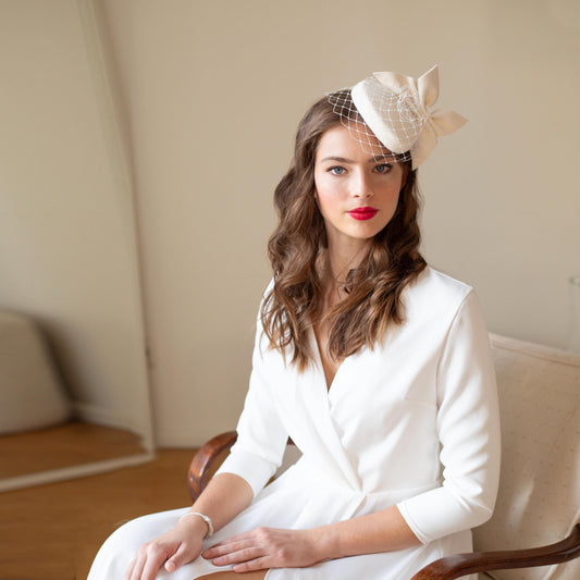 Ivory Wedding Pillbox Hat – Vintage Inspired Bridal Fascinator with Side Bow, Bridal Mini Hat