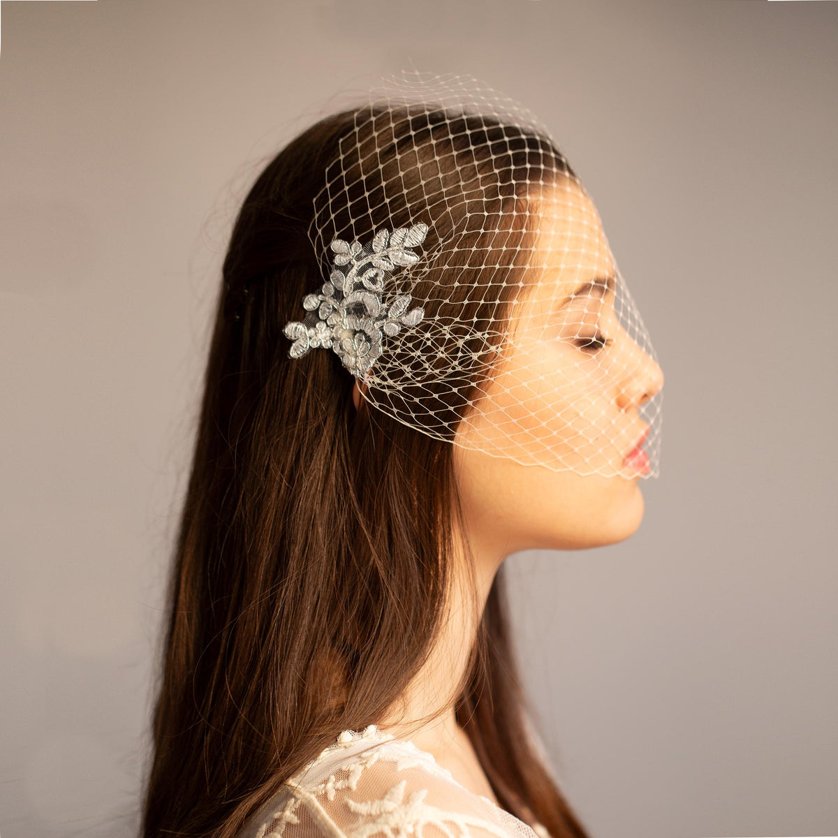 Silver Lace Bridal Veil – Wedding Headband with Floral Lace Netting Veil