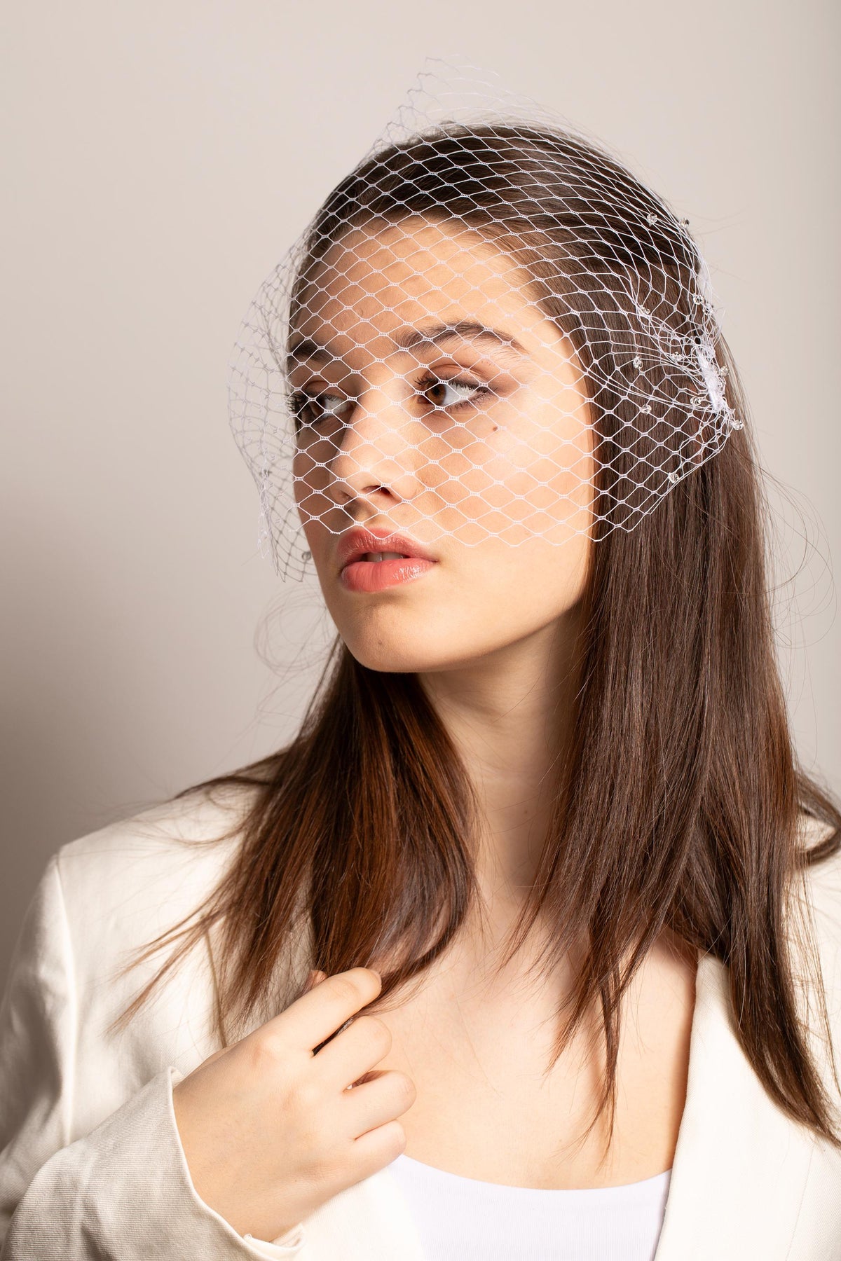 Scattered Crystals Bandeau Veil, Wedding Netting Veil with Swarovski Sparkle Beads for City Hall Birdcage